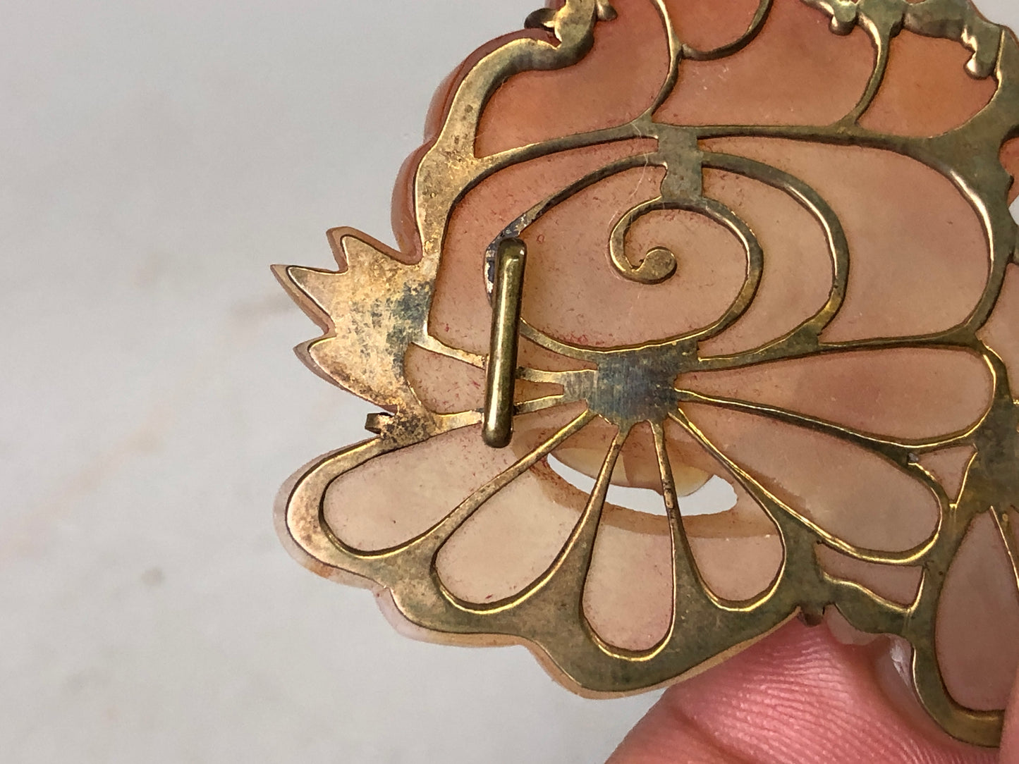 Y7659 OBIDOME sash clip brooch sunflower carving Japan antique kimono accessory