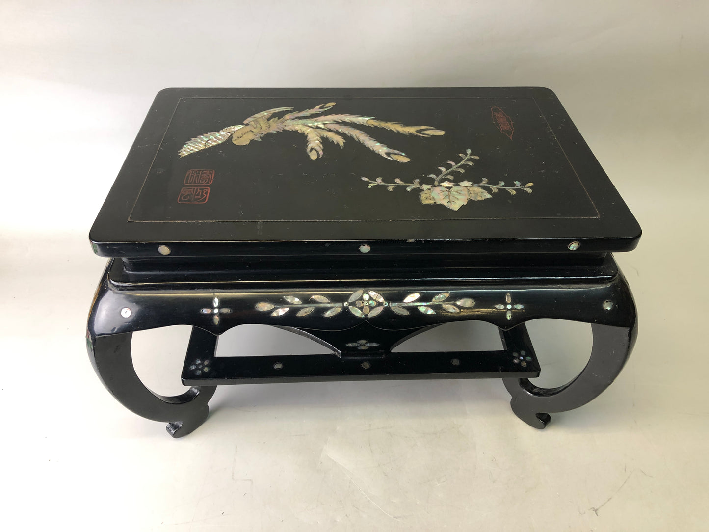 Y7701 FLOWER STAND Mother-of-pearl work signed Japan antique ikebana arrangement