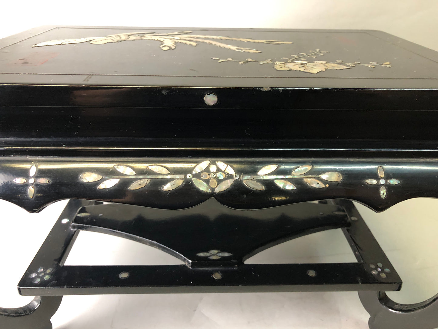 Y7701 FLOWER STAND Mother-of-pearl work signed Japan antique ikebana arrangement