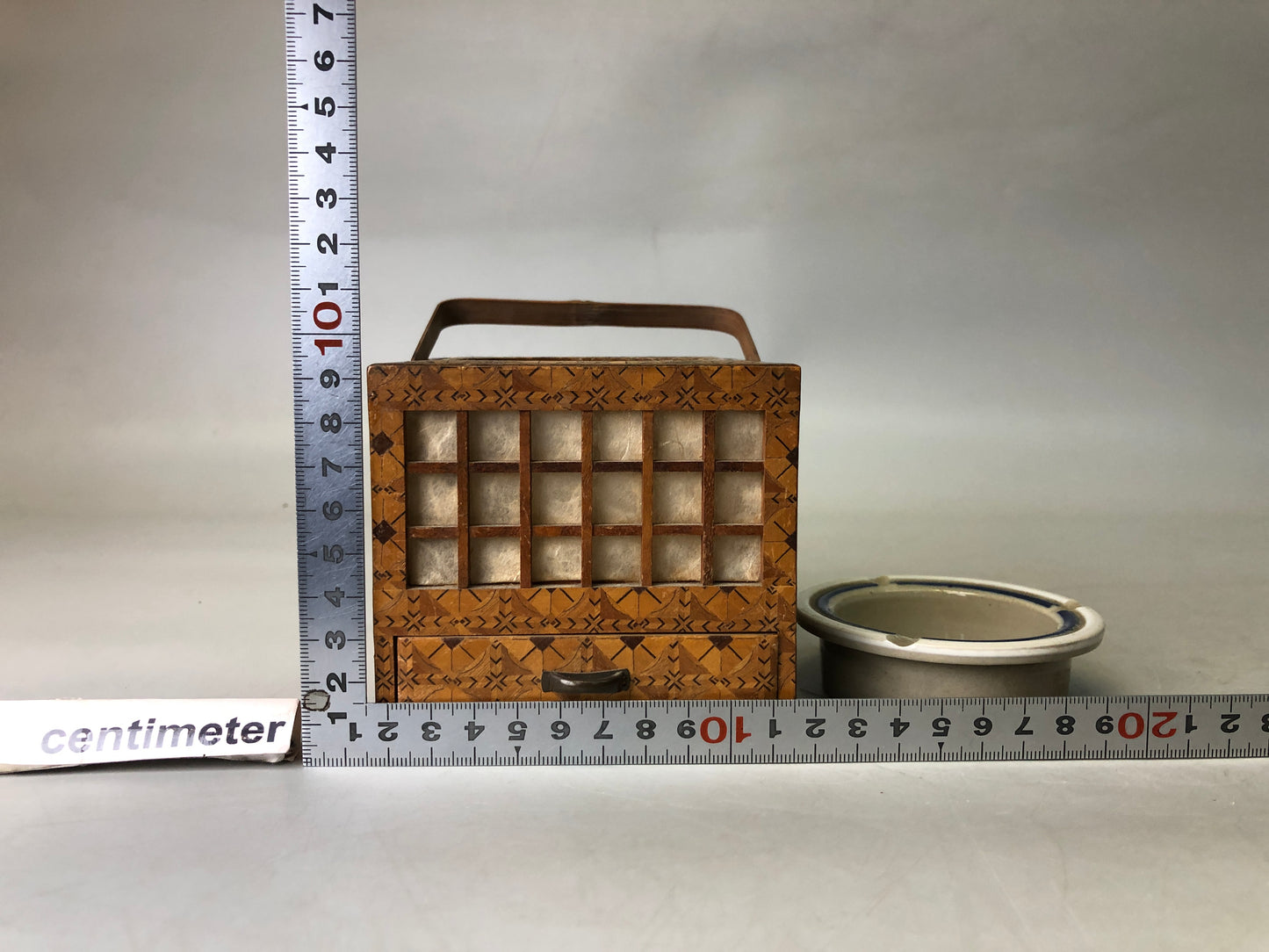Y7708 ASHTRAY Hakone woodwork handle parquet Japan antique collectible cigarette
