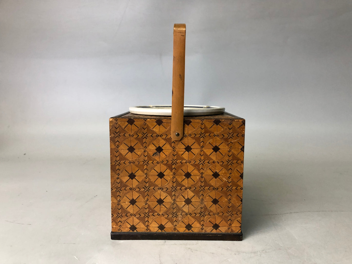 Y7708 ASHTRAY Hakone woodwork handle parquet Japan antique collectible cigarette