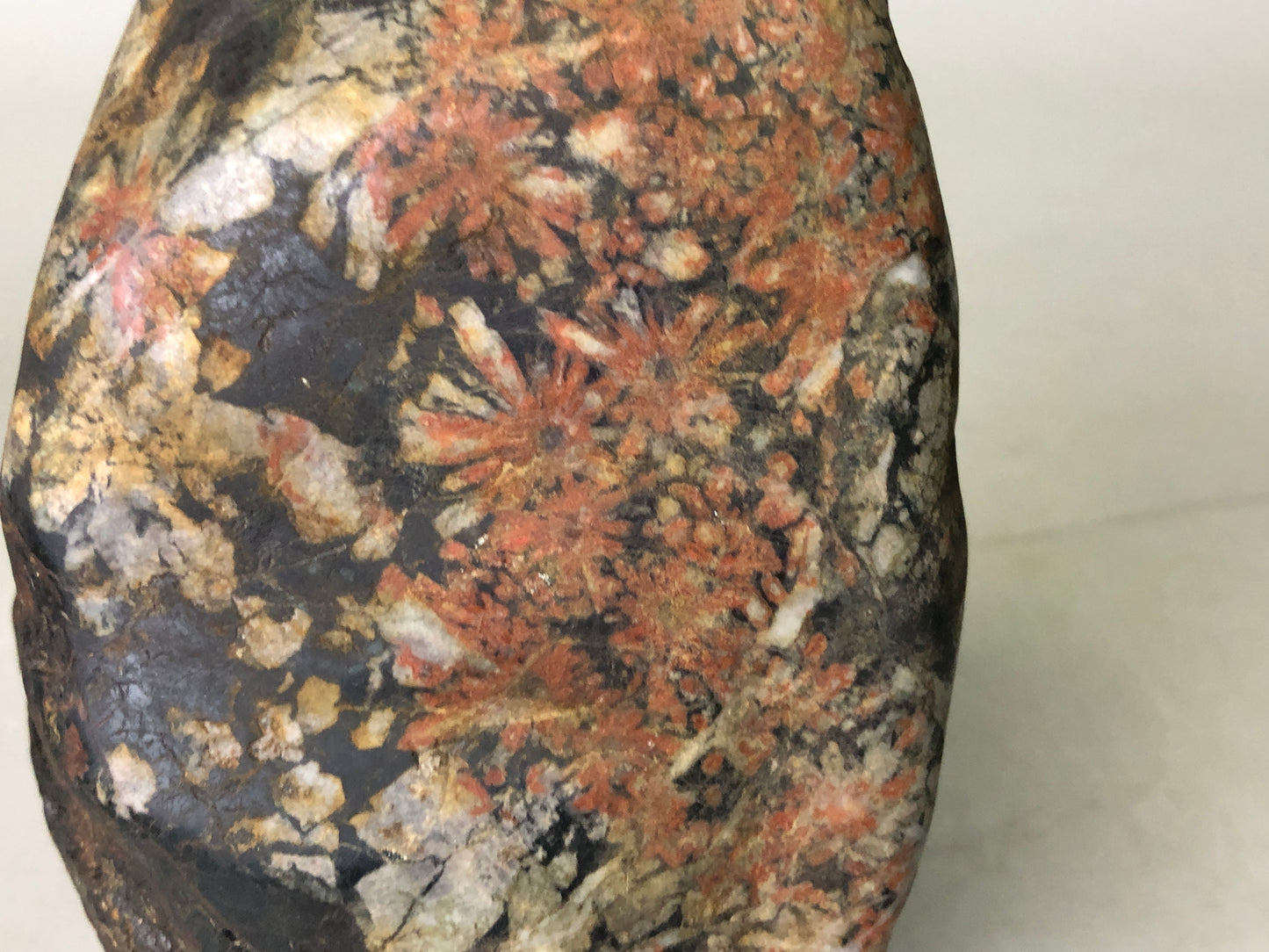 Y7717 OKIMONO Chrysanthemum stone wood stand signed Japan antique decor interior