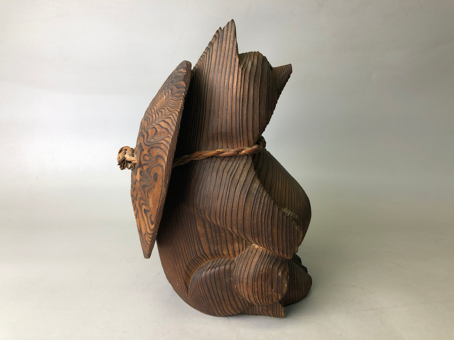 Y7791 OKIMONO wood carving Raccoon dog figurine signed Japan antique interior