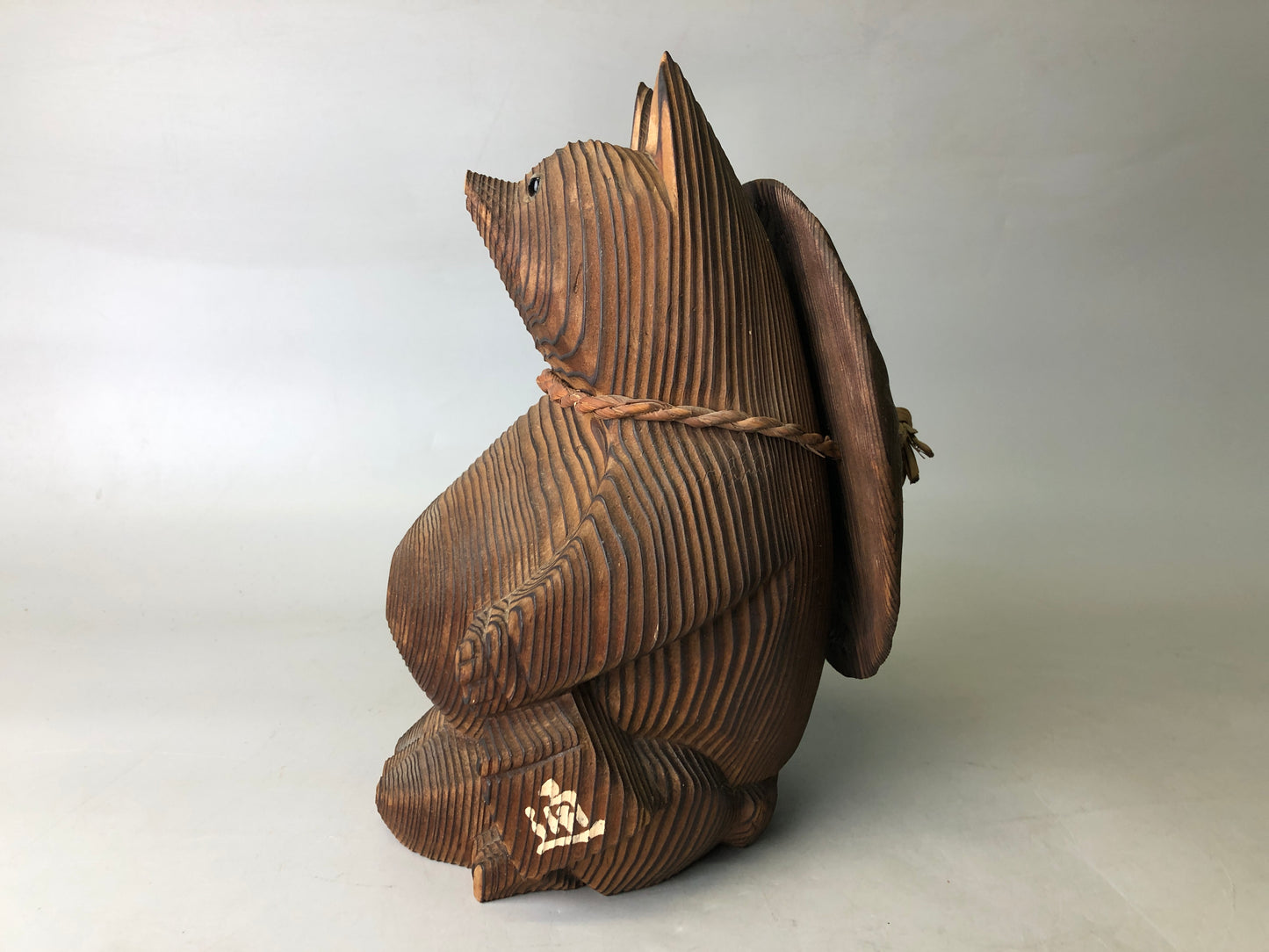 Y7791 OKIMONO wood carving Raccoon dog figurine signed Japan antique interior