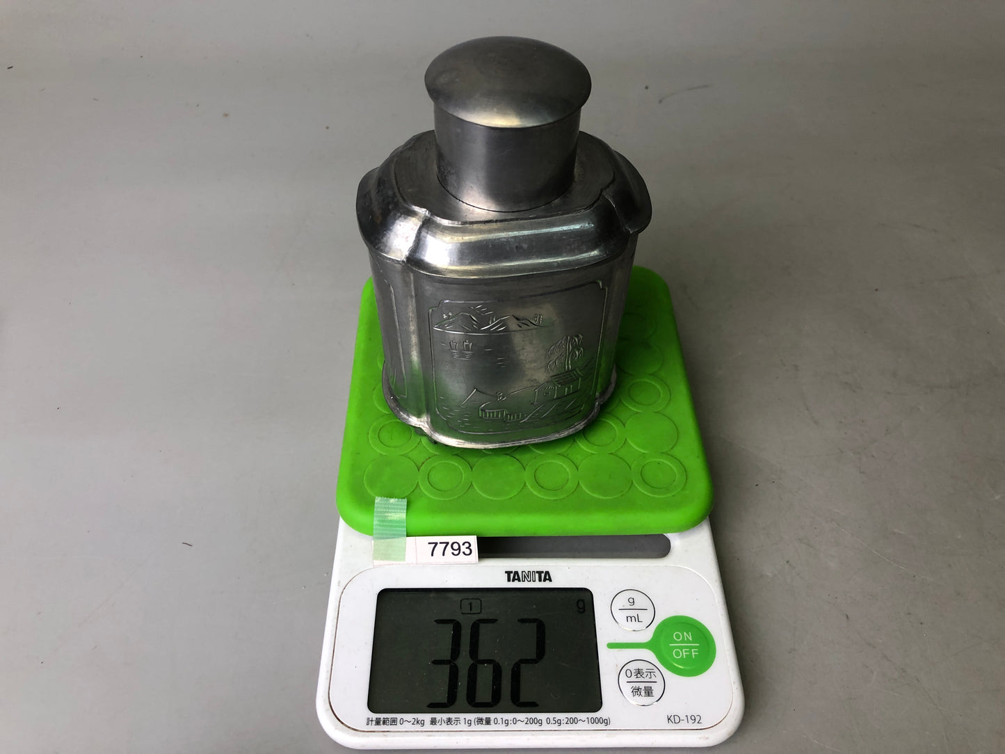 Y7793 TEA CADDY Tin container signed engraved China Tea Ceremony antique jar