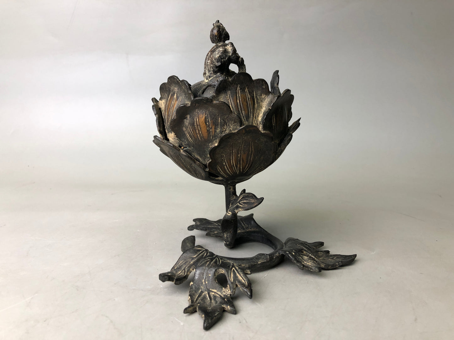 Y7878 KOURO Bronze lotus flower lion knob Japan antique Incense Burner fragrance