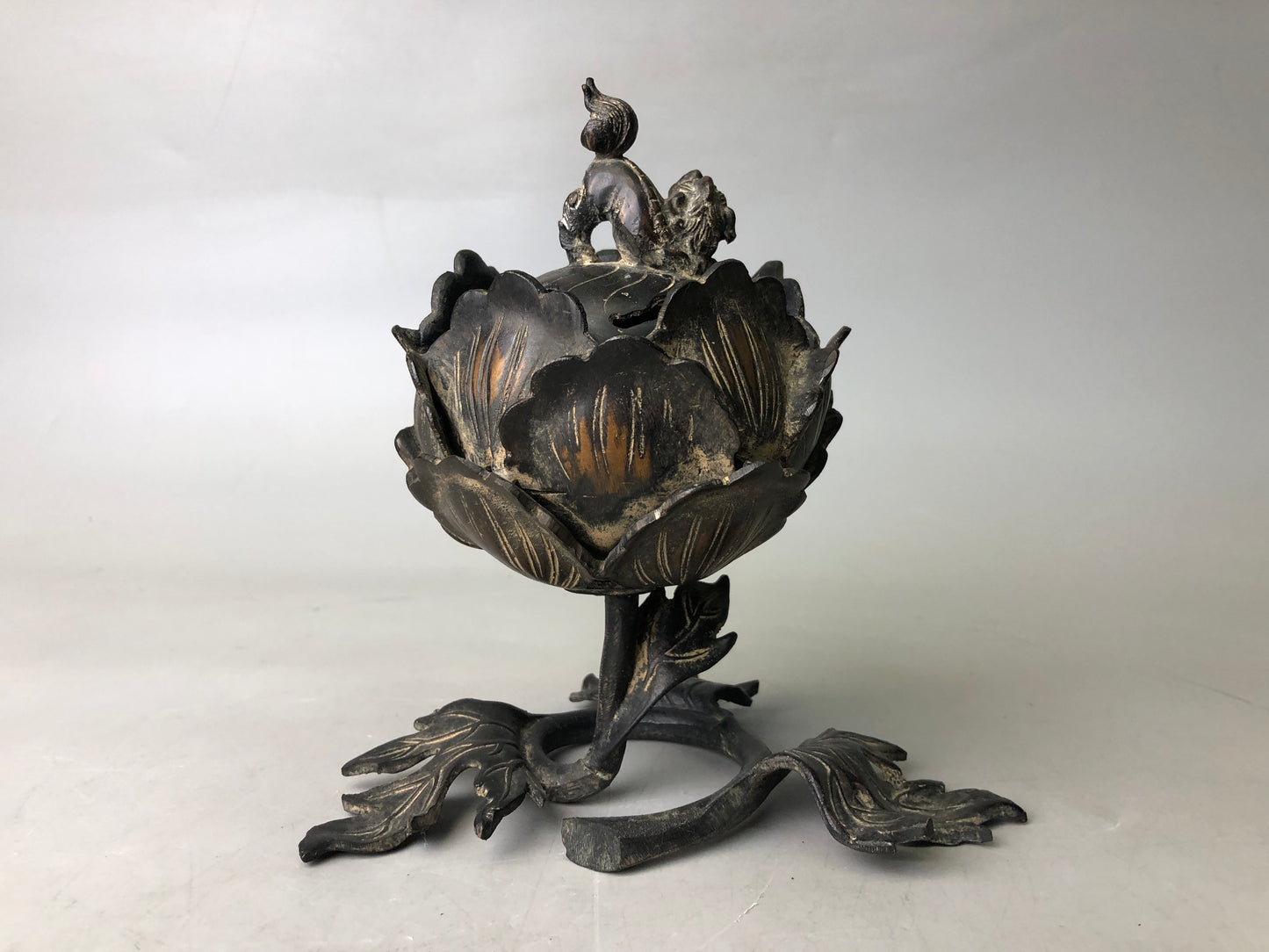 Y7878 KOURO Bronze lotus flower lion knob Japan antique Incense Burner fragrance