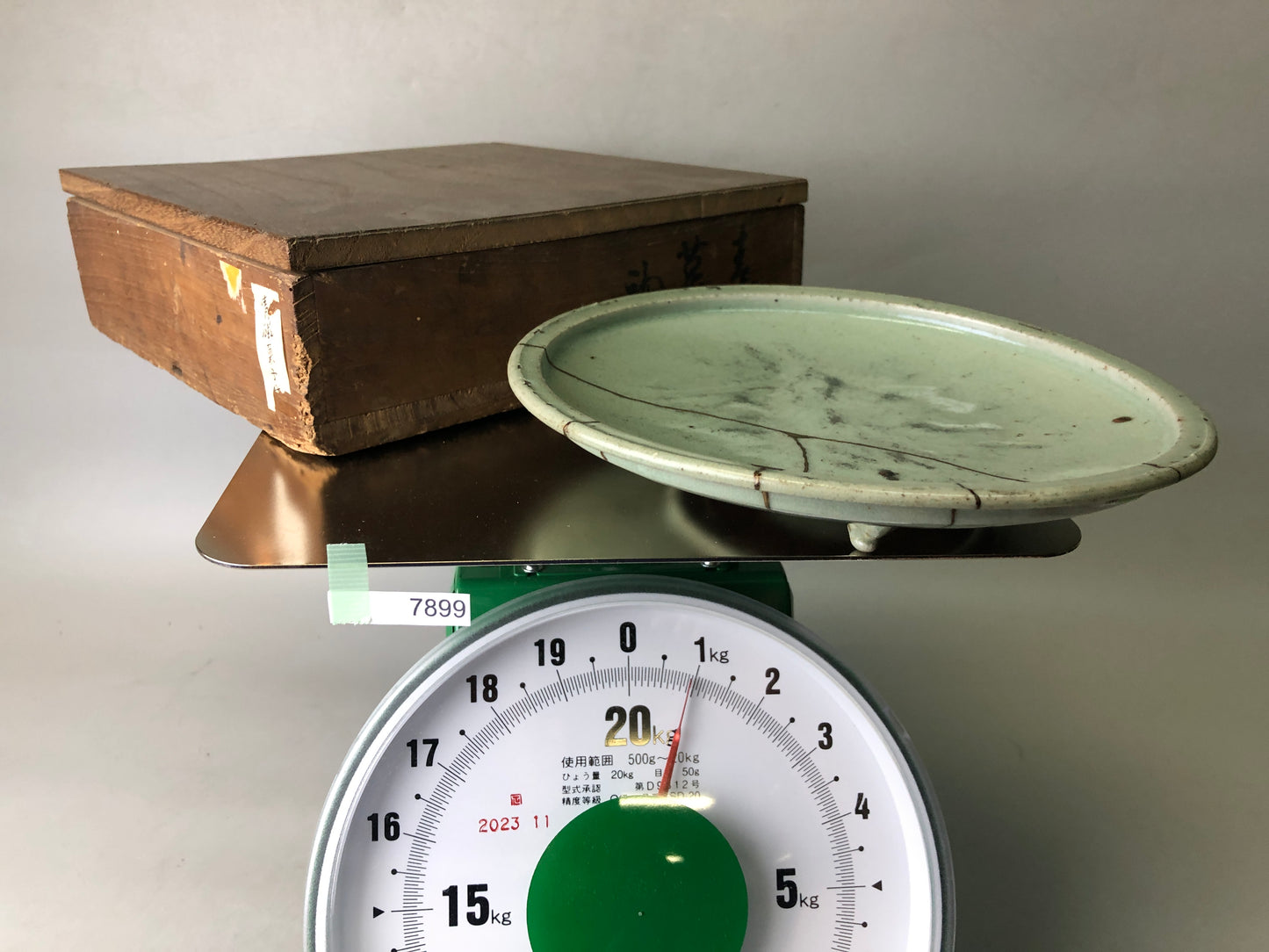 Y7899 DISH Celadon 3-foot plate kintsugi box Japan antique tableware kitchen