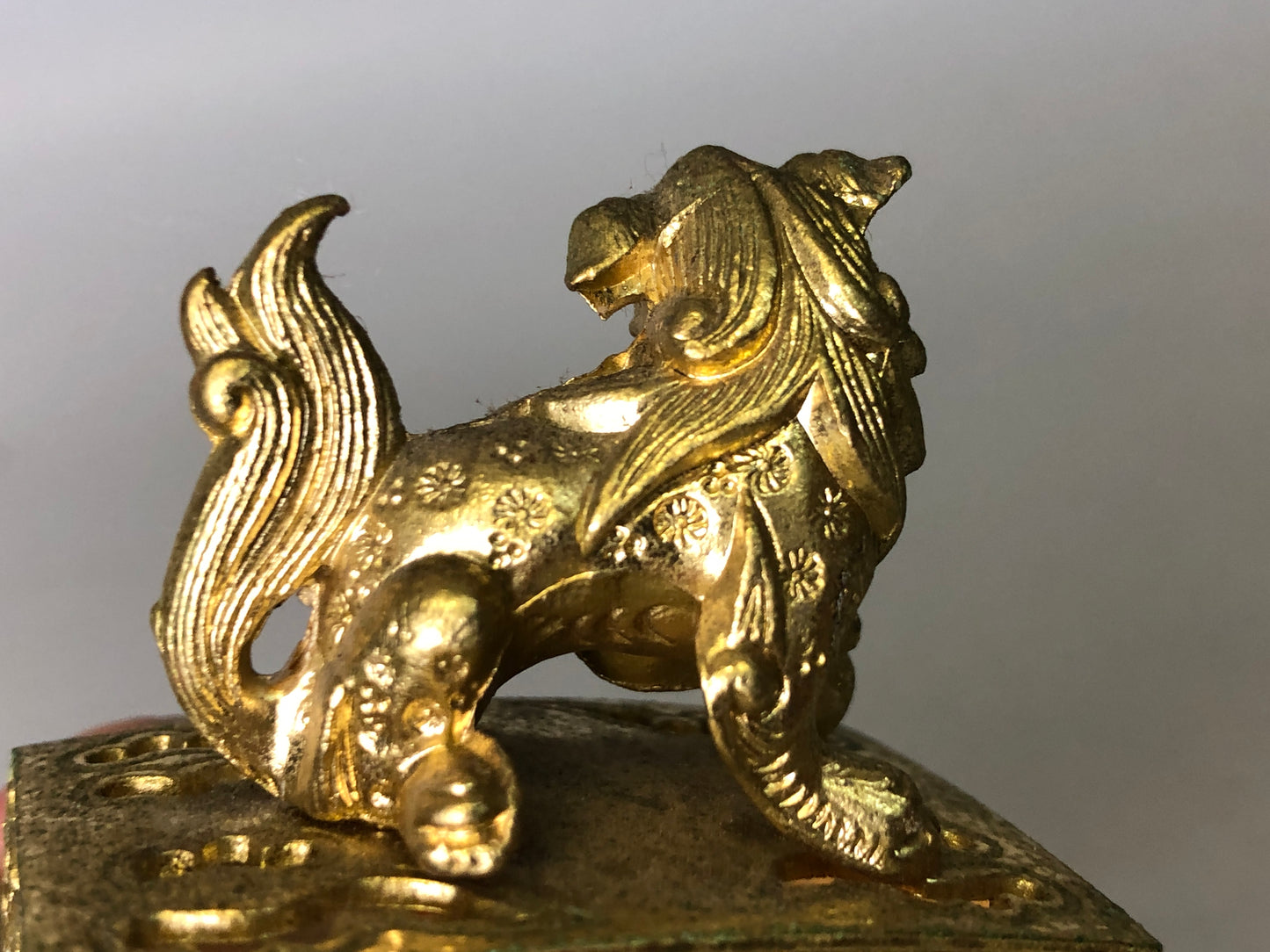 Y7911 KOURO Metal gold lacquer Lion knob Japan antique Incense Burner fragrance