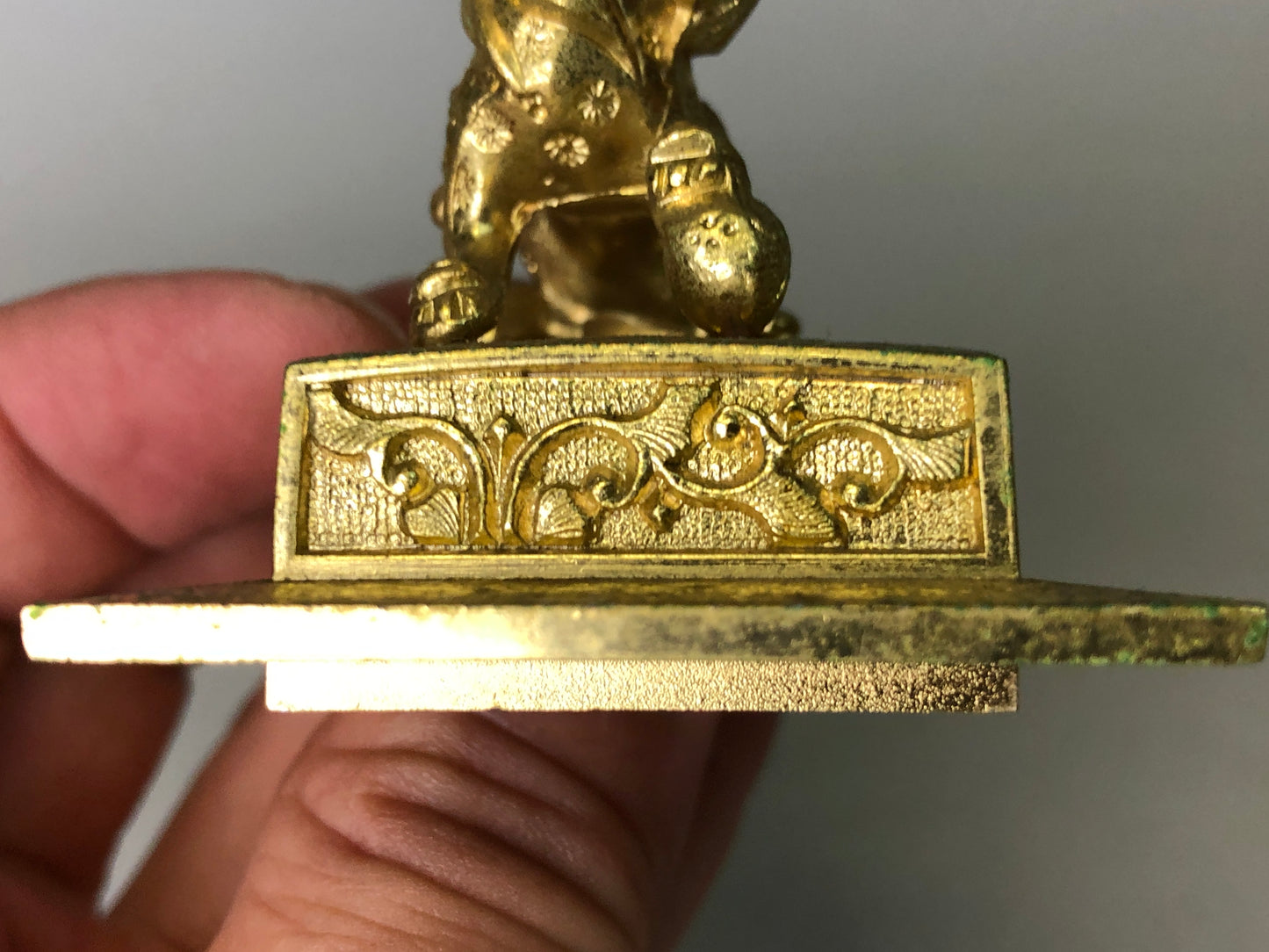 Y7911 KOURO Metal gold lacquer Lion knob Japan antique Incense Burner fragrance