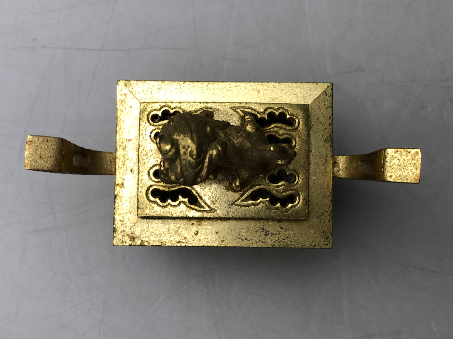 Y7911 KOURO Metal gold lacquer Lion knob Japan antique Incense Burner fragrance