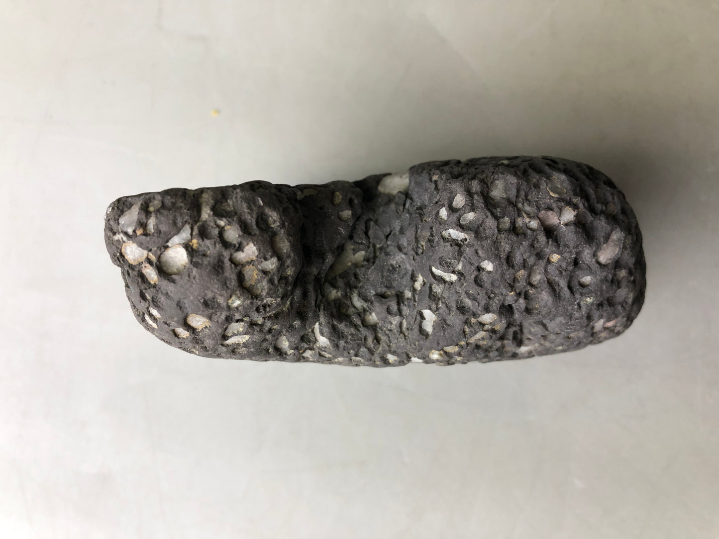 Y7921 OKIMONO Suiseki natural viewing stone stand black Japan antique interior