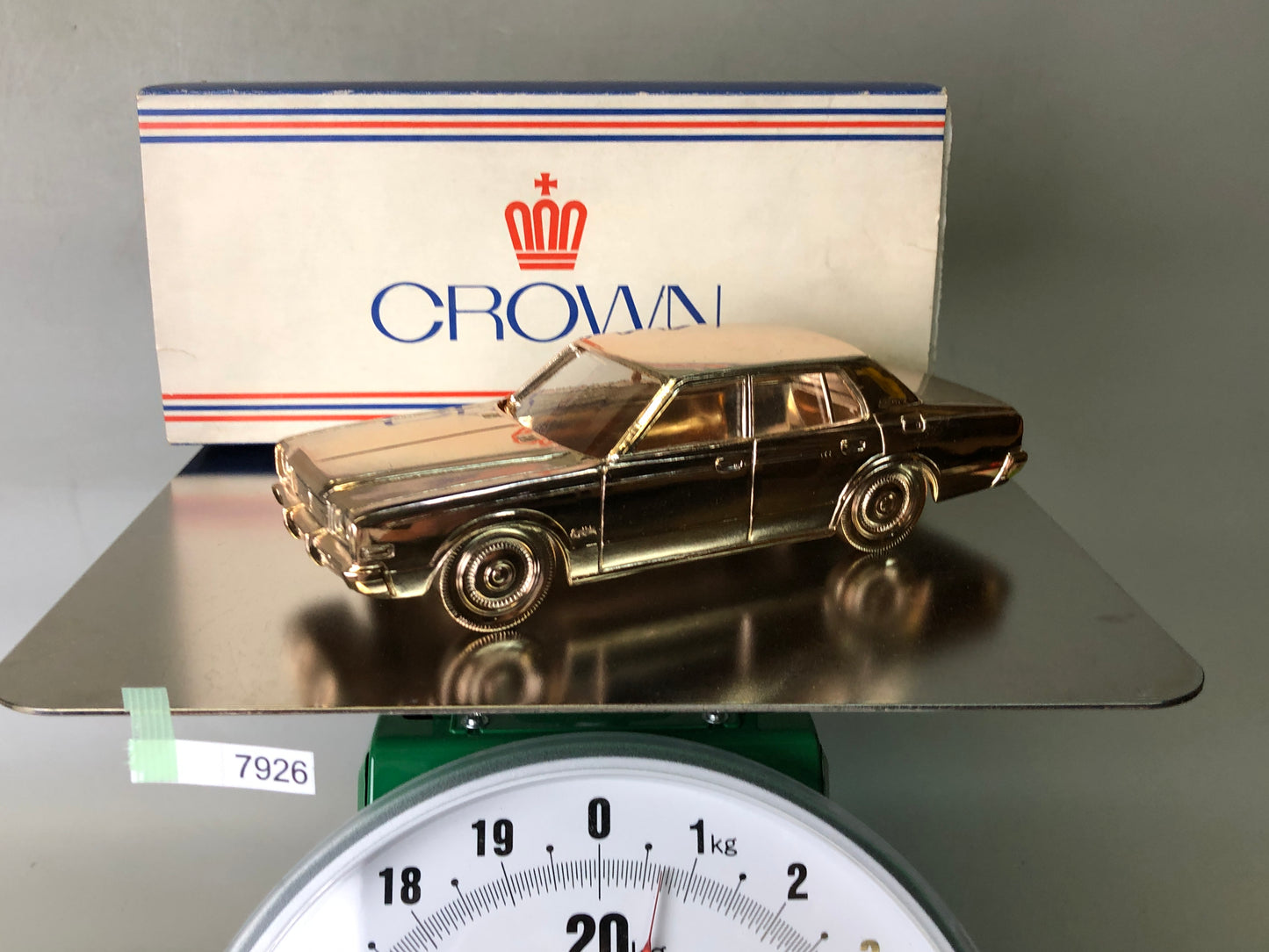 Y7926 OKIMONO metal Toyota Crown car figure box Showa retro Japan antique toy