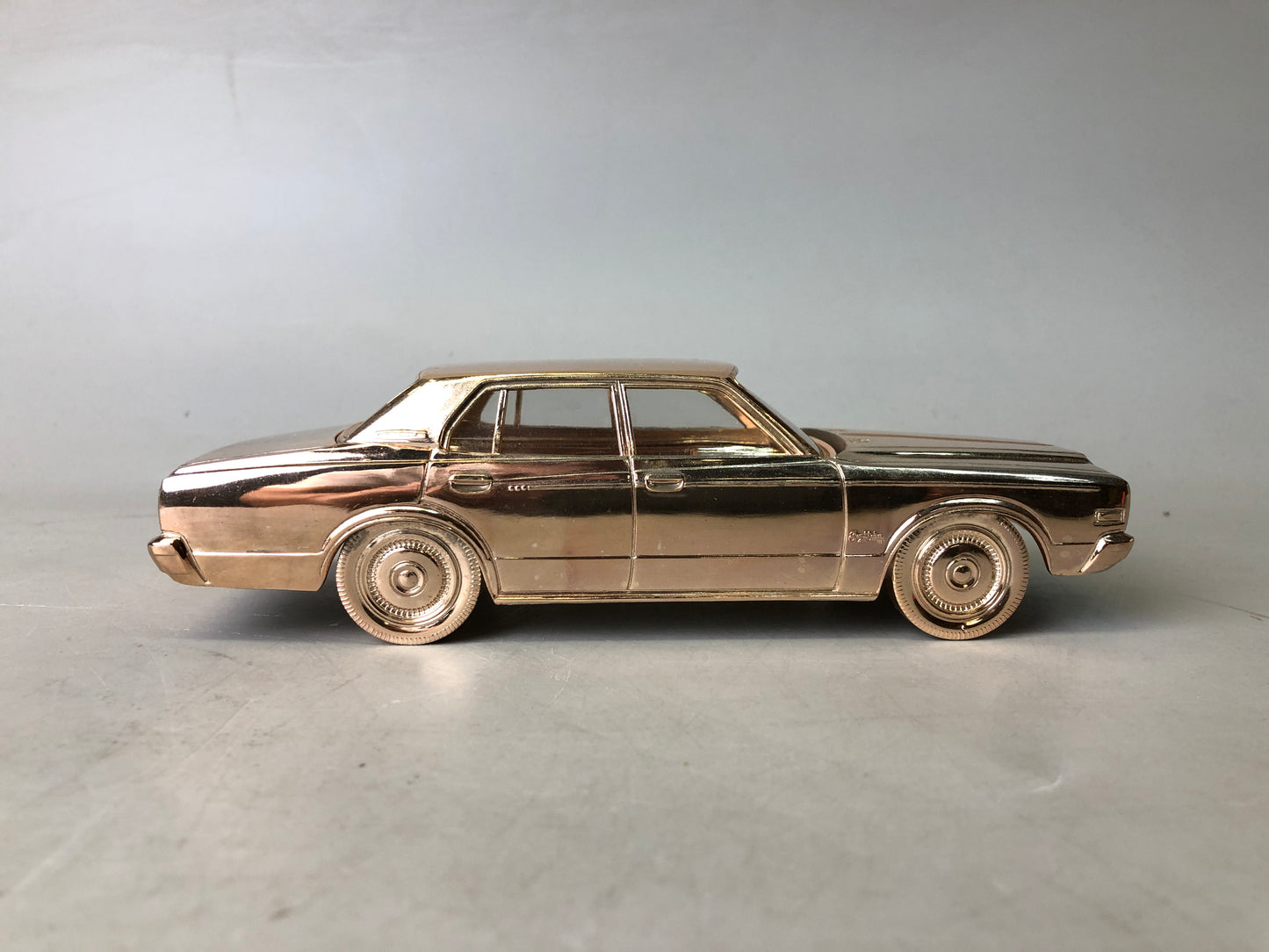 Y7926 OKIMONO metal Toyota Crown car figure box Showa retro Japan antique toy