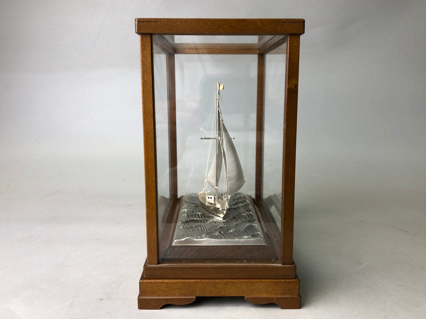 Y7931 OKIMONO Silver Yacht figure glass case signed Japan antique interior decor