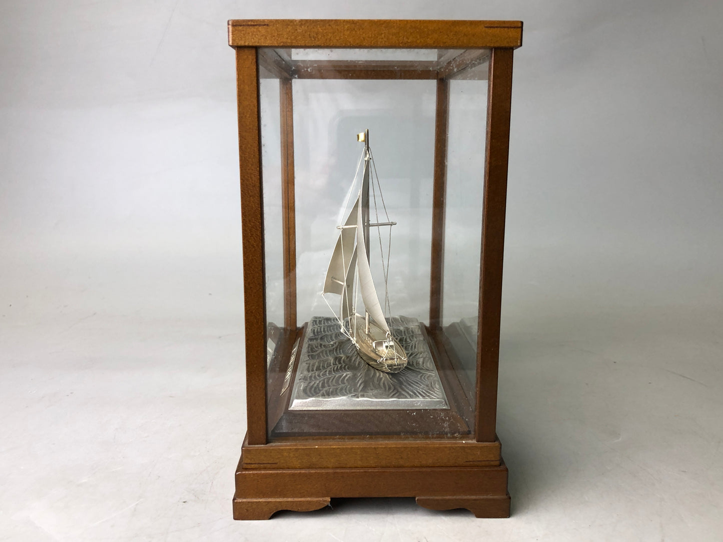 Y7931 OKIMONO Silver Yacht figure glass case signed Japan antique interior decor