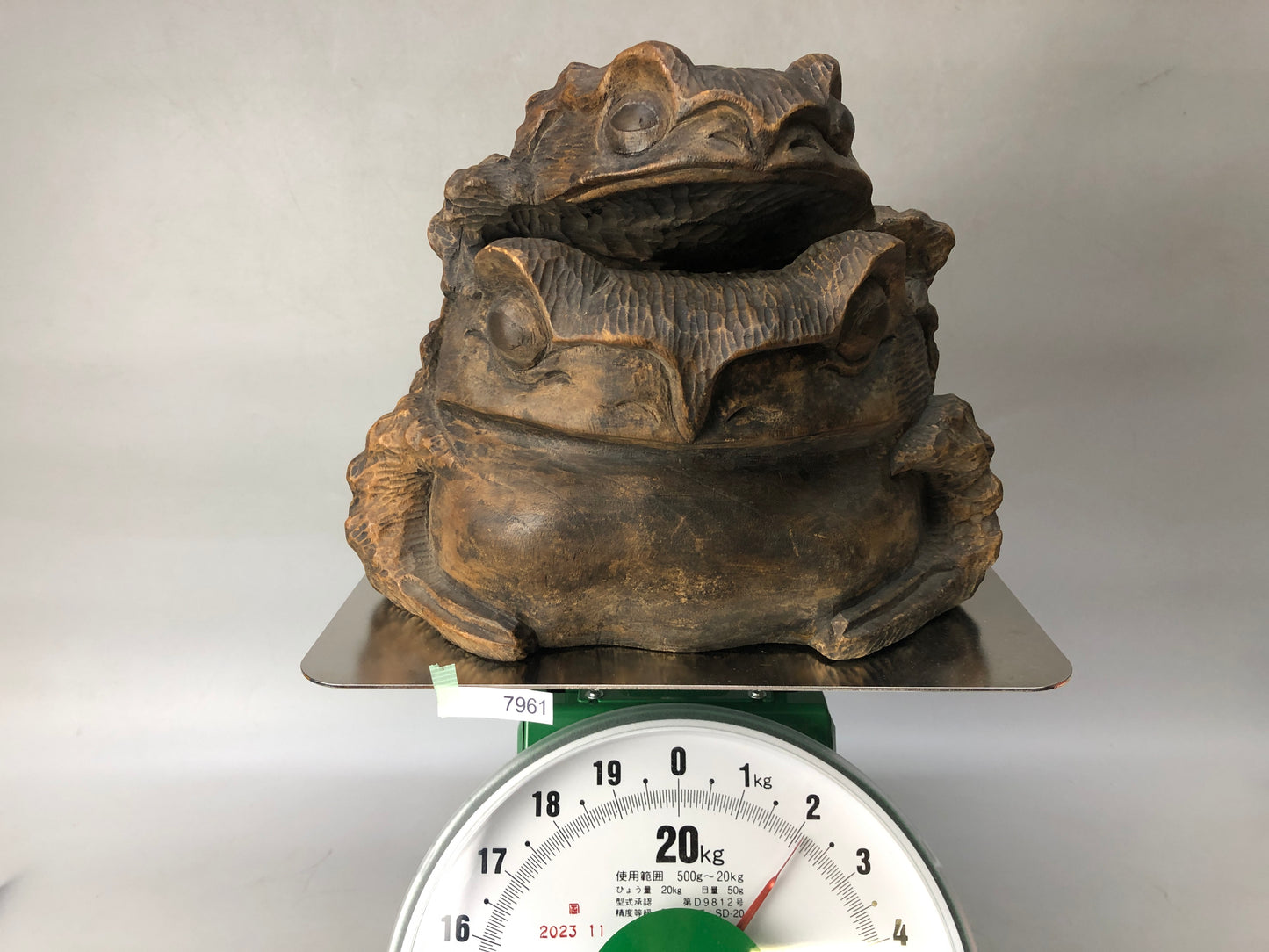 Y7961 OKIMONO wood carving Frog family figurine figure Japan antique interior