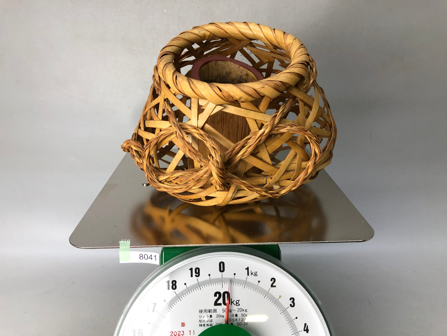 Y8041 Bamboo Woven Basket Flower vase Japan antique ikebana floral arrangement