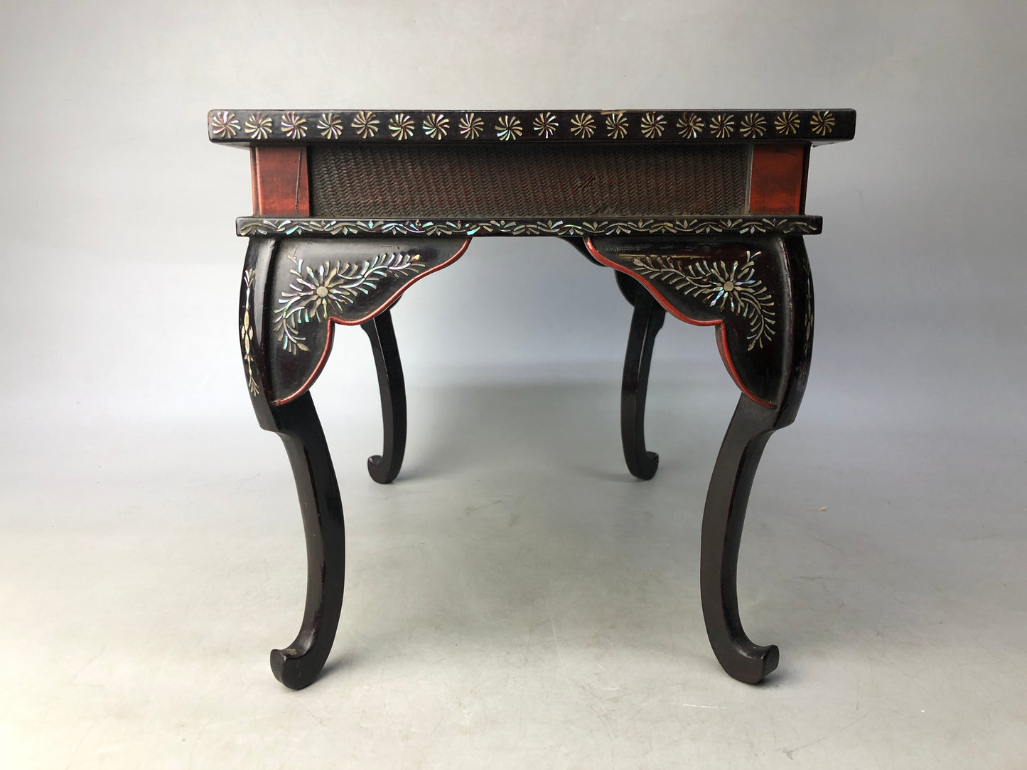 Y8086 FLOWER STAND Raden Mother-of-pearl work Makie Japan antique ikebana floral