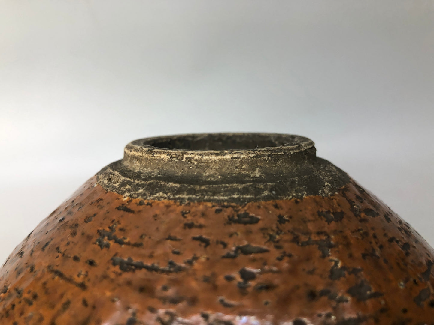 Y8095 CHAWAN Seto-ware Tenmoku bowl signed Japan antique tea ceremony pottery