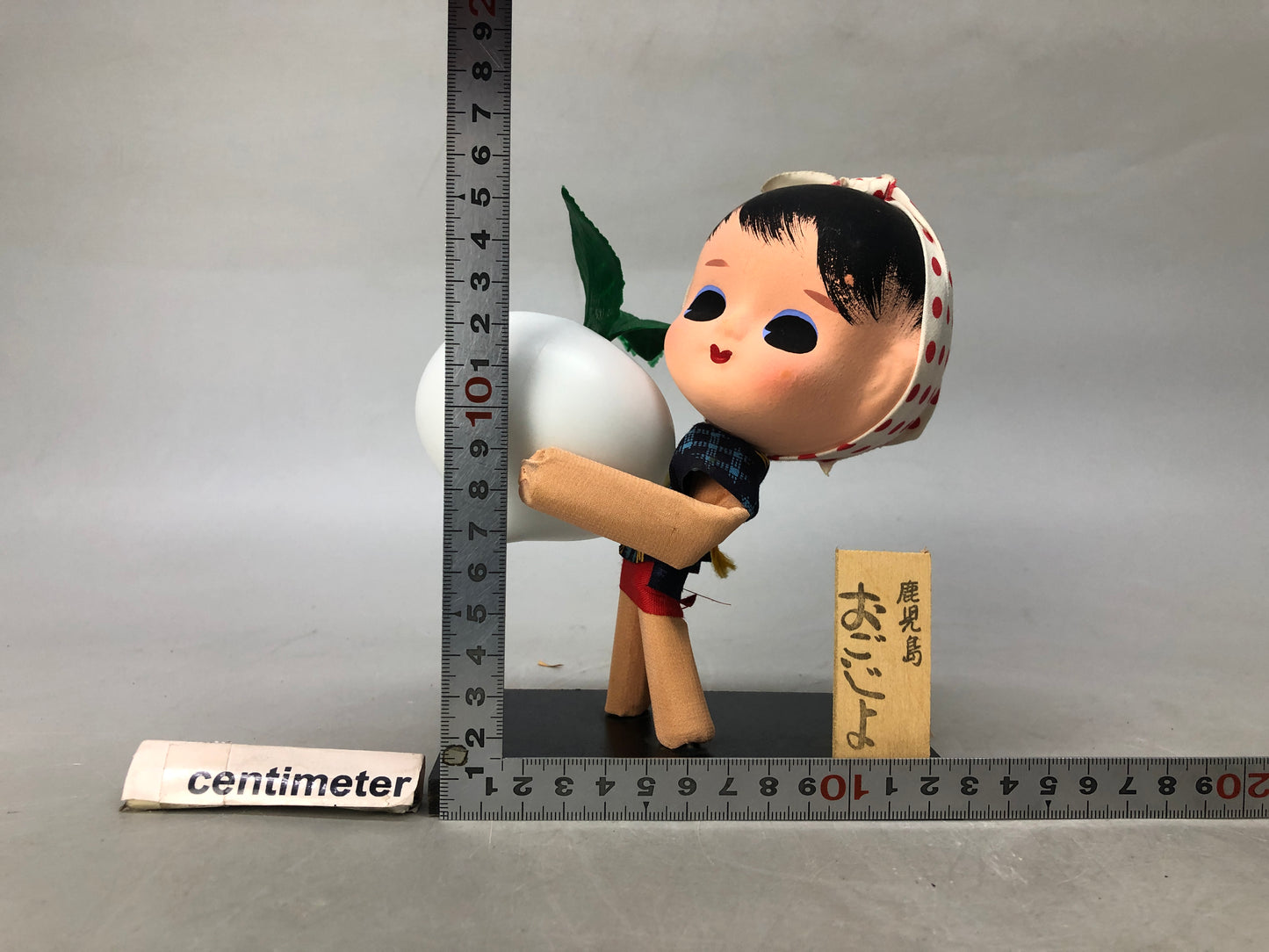 Y8109 NINGYO Japanese doll girl vegetable farmer Japan antique interior figure