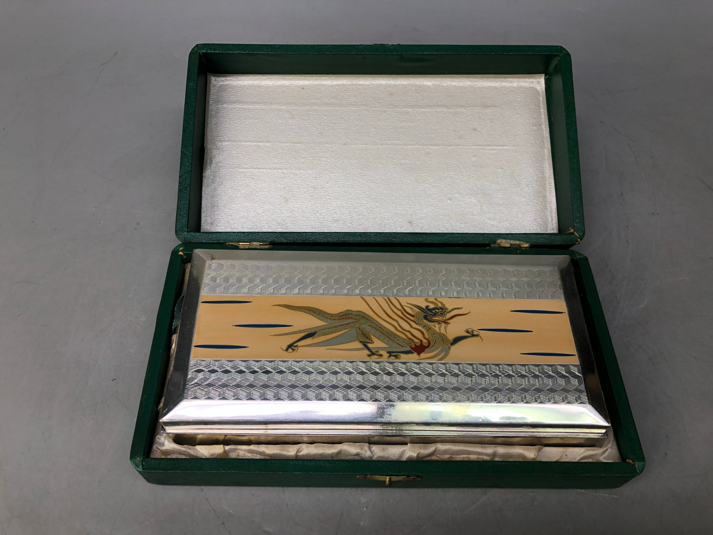 Y8118 BOX metal Dragon head accessory case Japan antique container storage