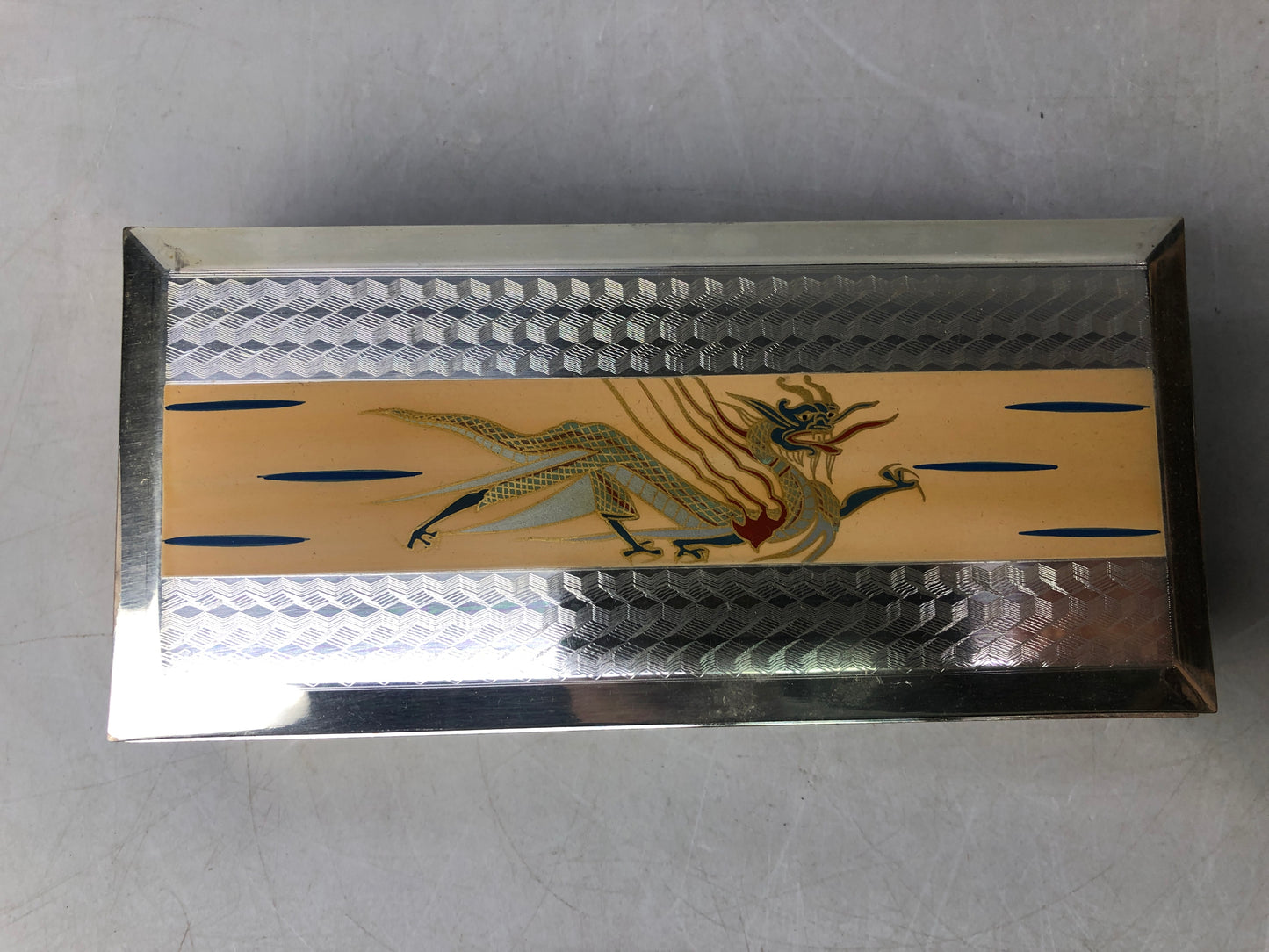 Y8118 BOX metal Dragon head accessory case Japan antique container storage