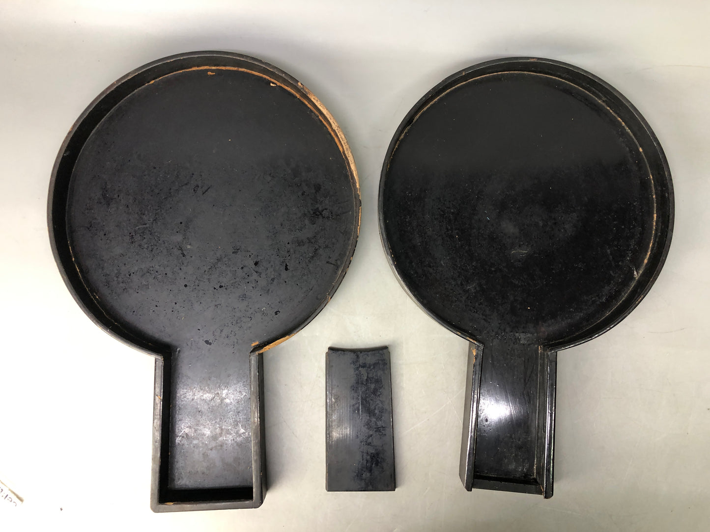 Y8142 KAGAMI Old mirror signed black case Japan antique grooming vintage