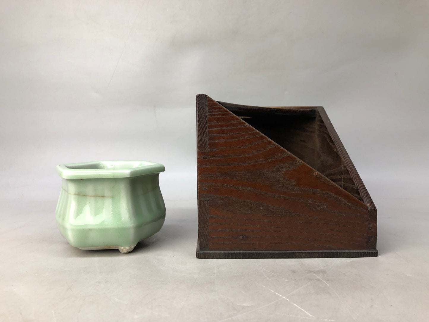 Y8153 TRAY wood tobacco cigarettes ceramic fire burner Japan antique interior