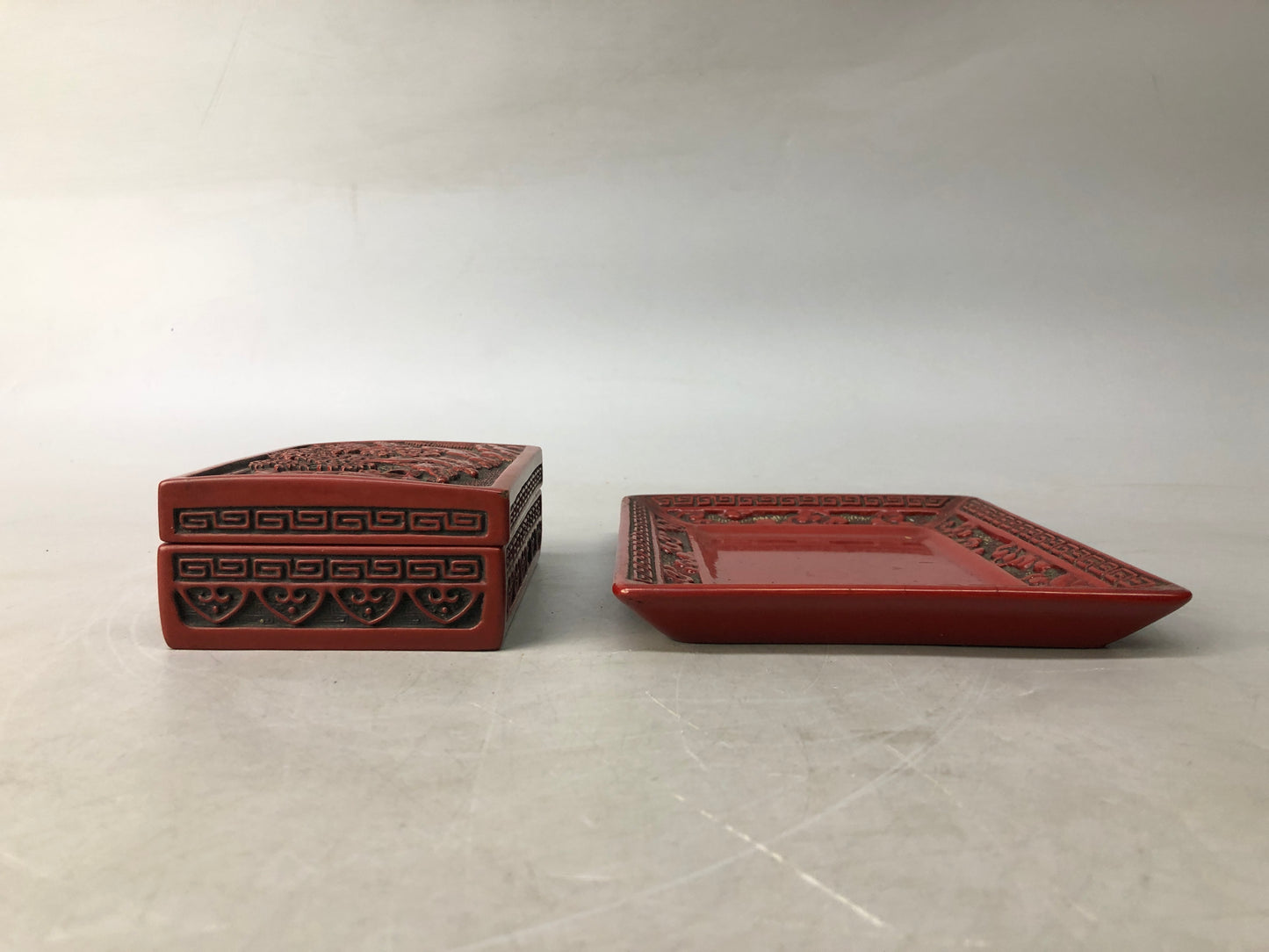 Y8174 BOX Tsuishu red lacquer Accessory case stand Japan antique container