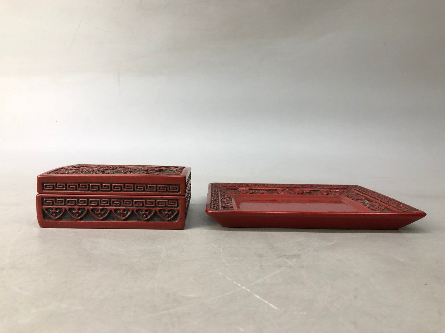 Y8174 BOX Tsuishu red lacquer Accessory case stand Japan antique container