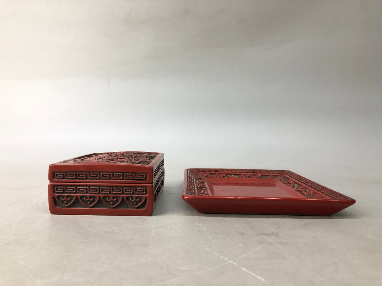 Y8174 BOX Tsuishu red lacquer Accessory case stand Japan antique container