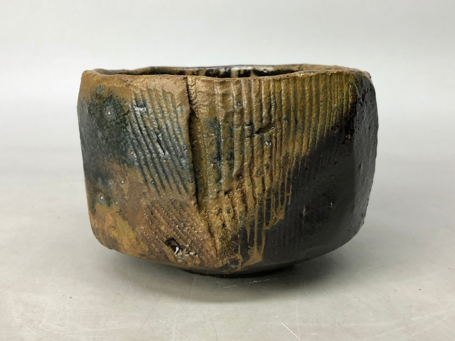Y8190 CHAWAN Bizen-ware black bowl signed box Japan antique tea ceremony pottery