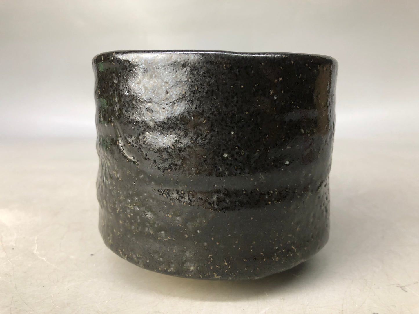 Y8200 CHAWAN Black Oribe tube bowl signed box Japan antique tea ceremony pottery