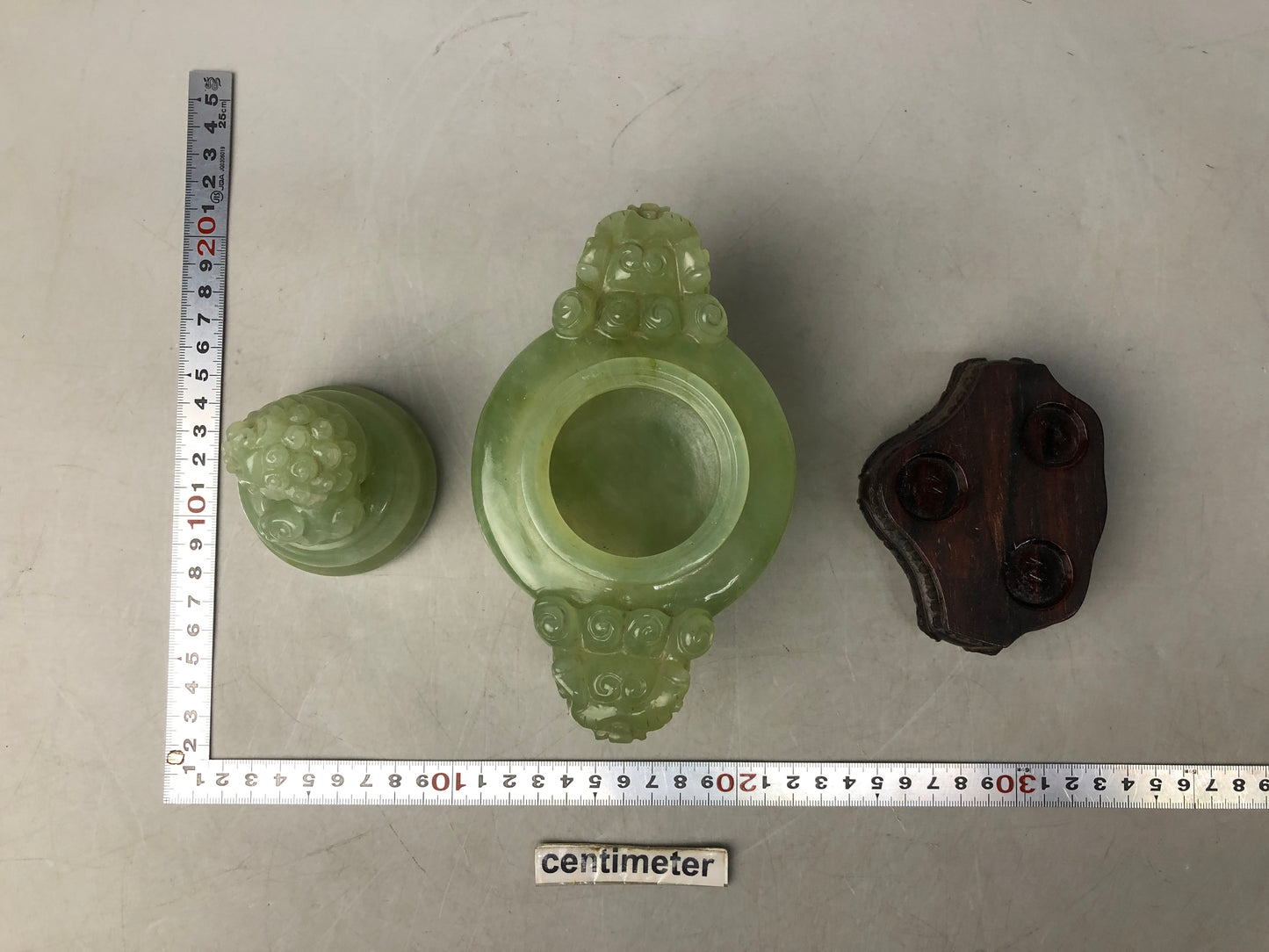 Y8231 KOURO Jade wooden stand China antique fragrance incense burner aroma