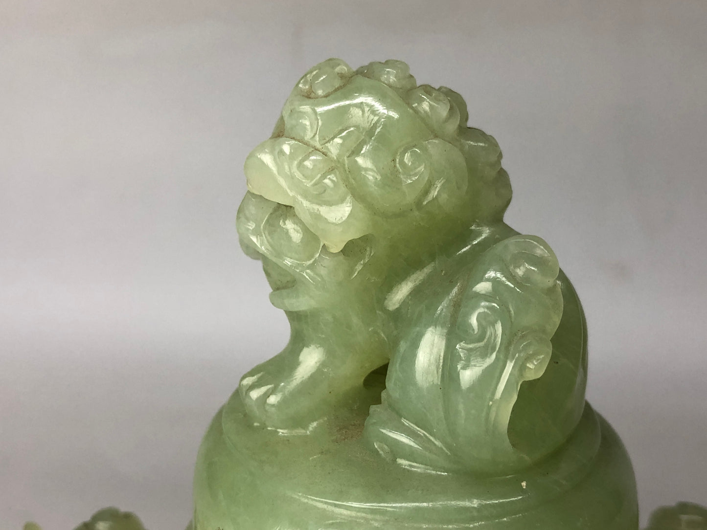Y8231 KOURO Jade wooden stand China antique fragrance incense burner aroma