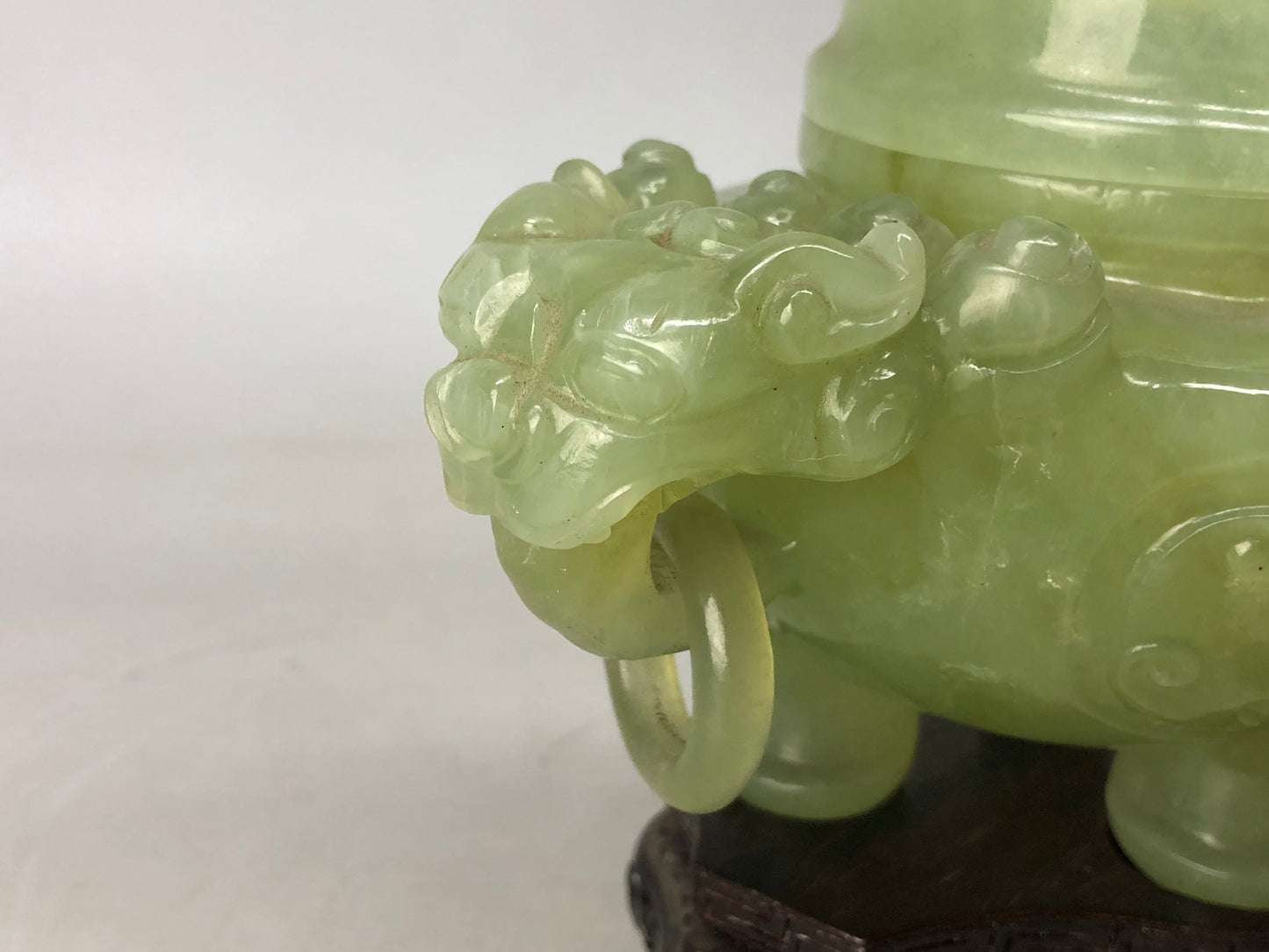 Y8231 KOURO Jade wooden stand China antique fragrance incense burner aroma