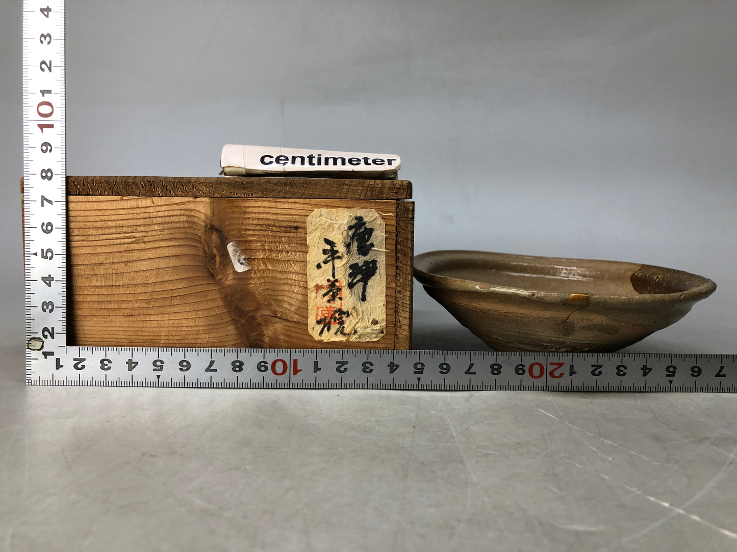 Y8235 CHAWAN Ekaratsu flat bowl kintsugi Makie repair Japan antique tea ceremony