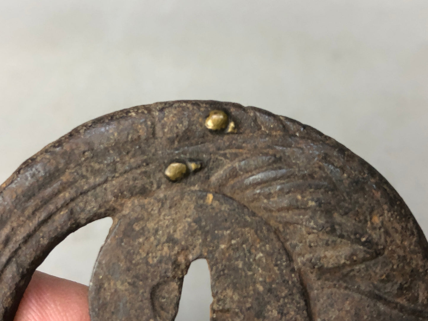Y8312 TSUBA Iron sword guard Shrimp inlay Japan samurai katana koshirae edo