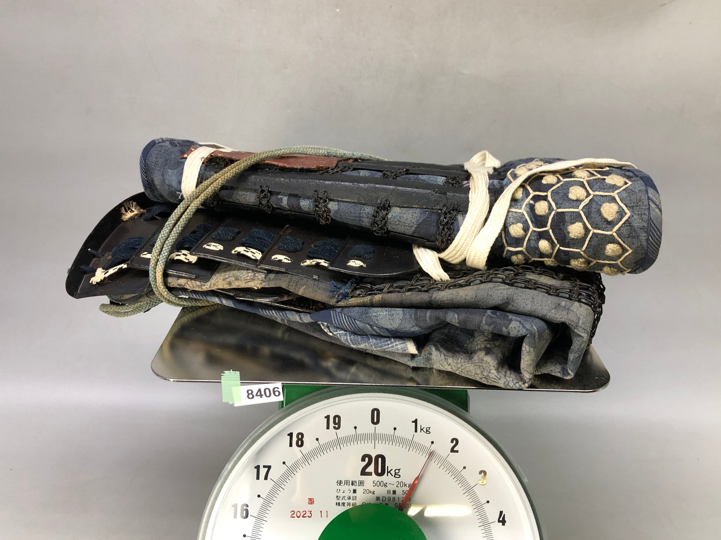 Y8406 YOROI Armor Gauntlet Shinguard Sleeve Samurai warrior bushi Japan antique
