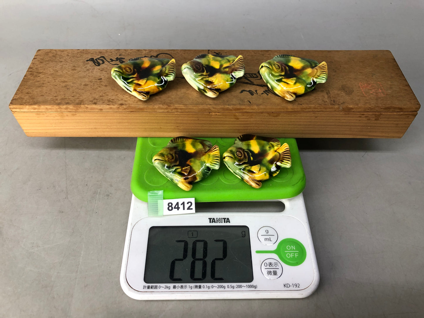 Y8412 OKIMONO Chopstick rest set of 5 Fish signed box China antique collectible