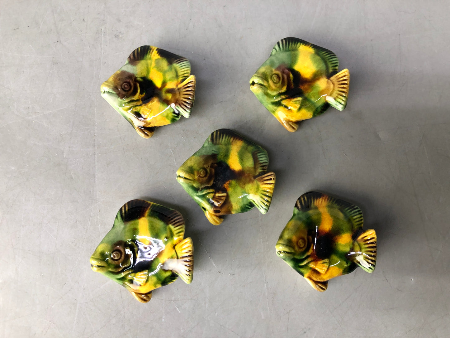 Y8412 OKIMONO Chopstick rest set of 5 Fish signed box China antique collectible