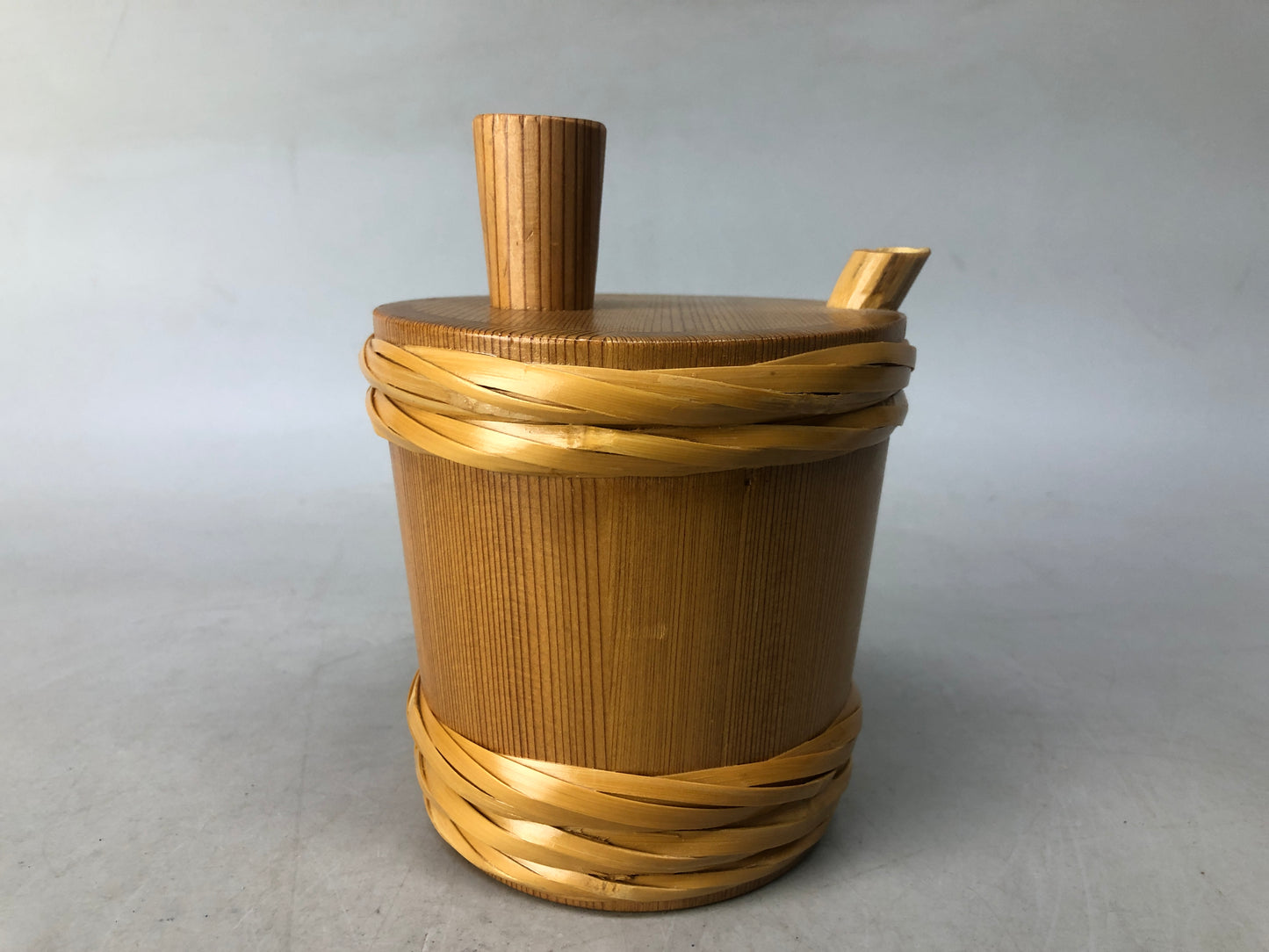 Y8423 CRUET Barrel-shaped Soy sauce dispenser wooden Magewappa Japan antique