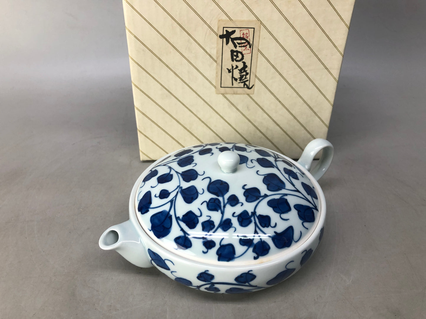 Y8424 JUICER Arita-ware lemon squeezer signed box Underglaze blue Japan antique