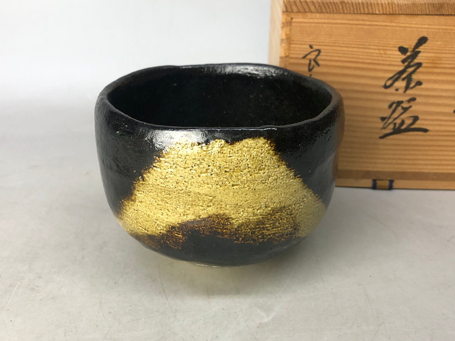 Y8440 CHAWAN Raku-ware black bowl Mt.Fuji signed box Japan antique tea ceremony