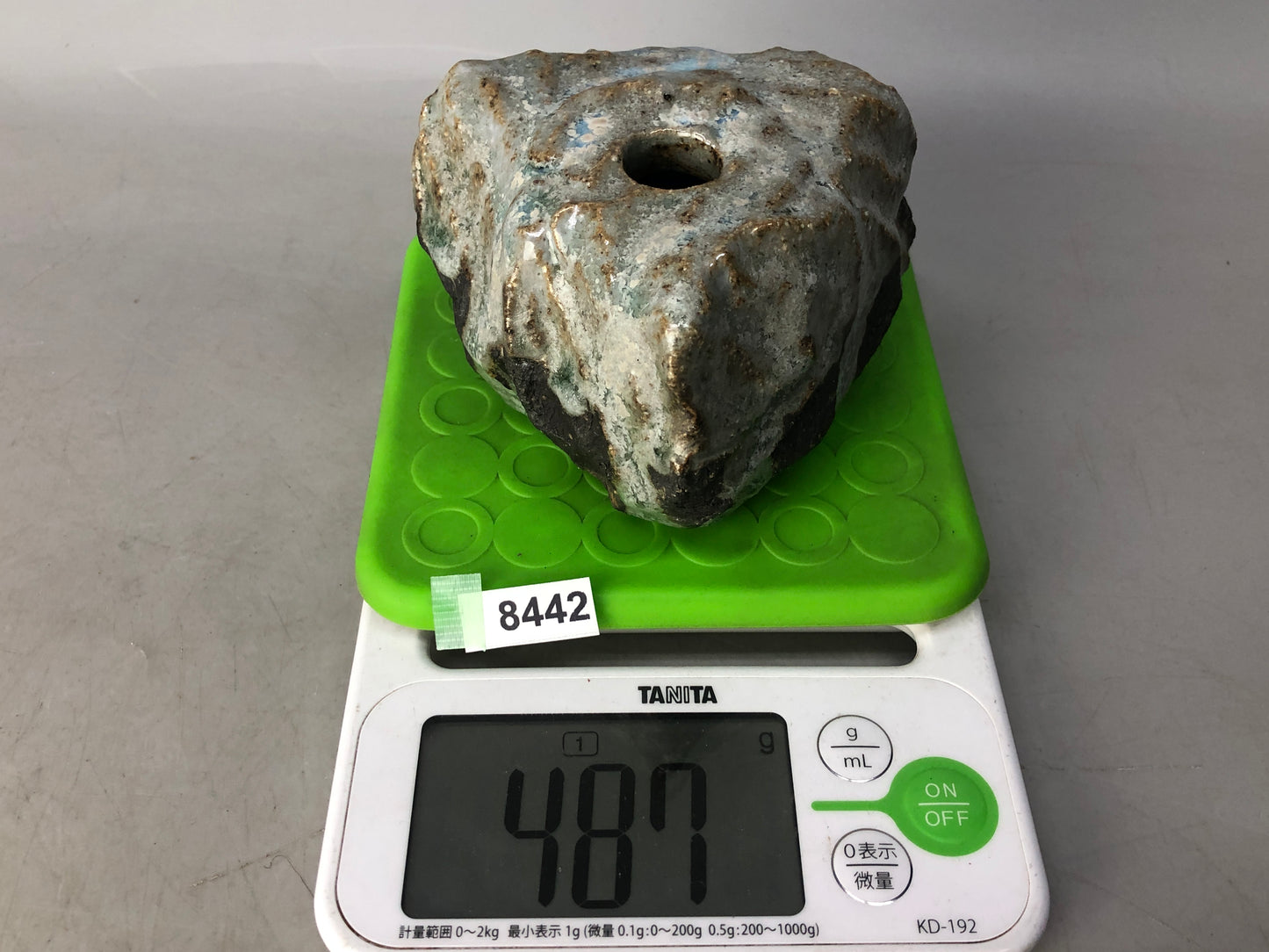 Y8442 FLOWER VASE small Seto-ware signed Japan ikebana floral arrangement decor