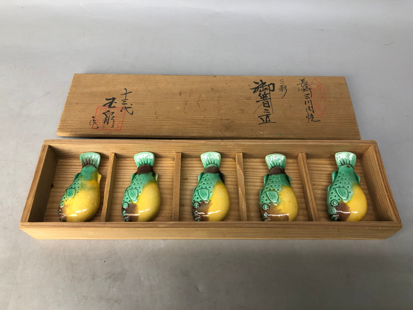 Y8445 OKIMONO Chopstick rest Puffer fish signed box China antique collectible