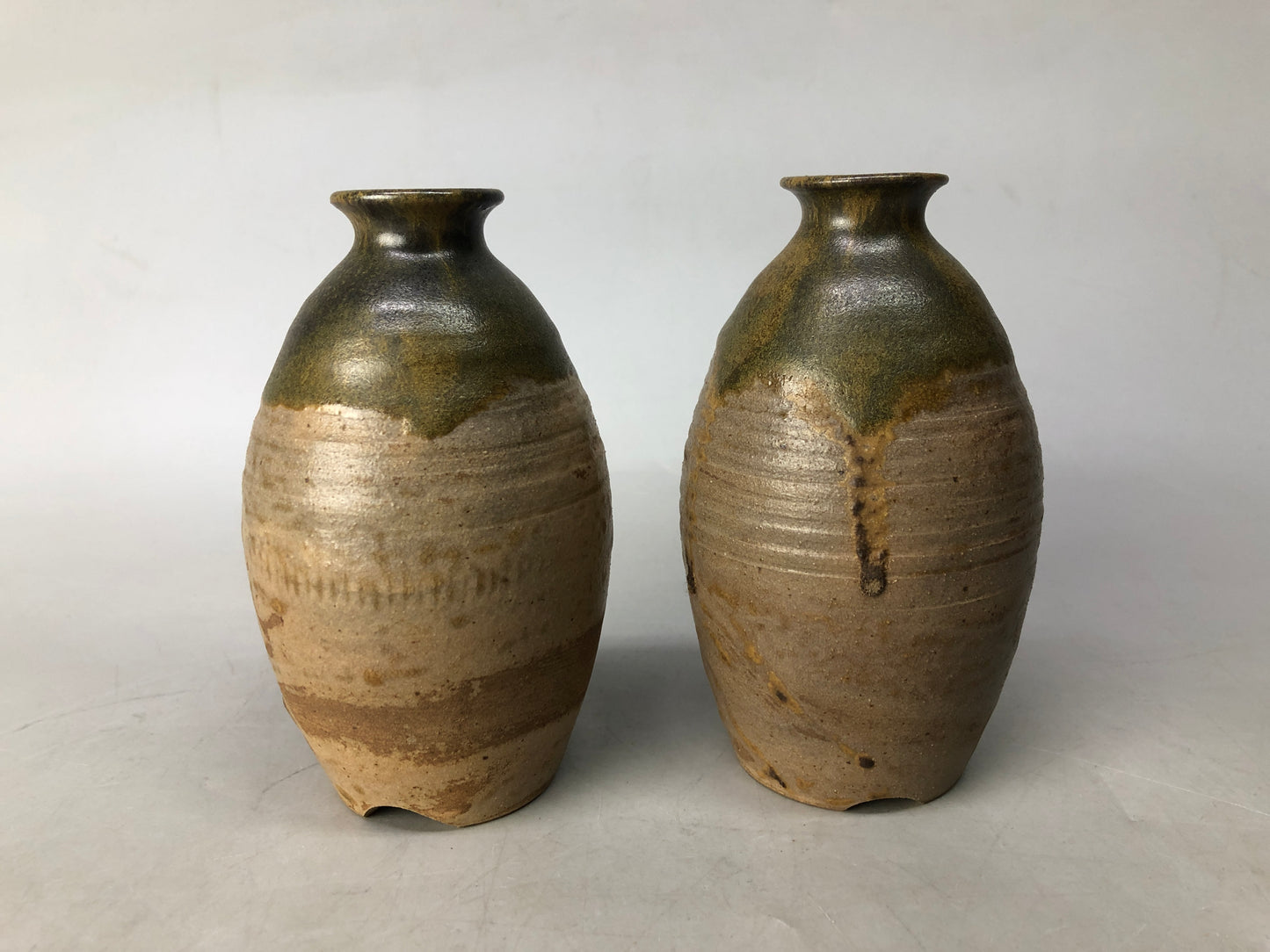 Y8461 CHOUSHI Oribe-ware Tokkuri Sake bottle set of 2 signed box Japan antique