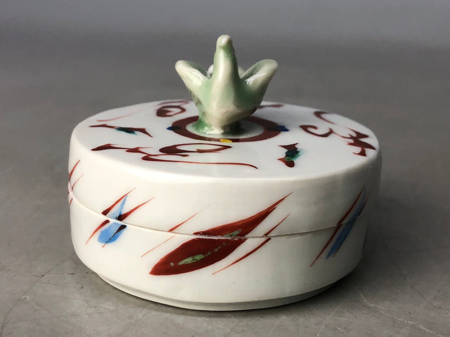 Y8496 BOX Bird red picture signed box Japan antique incense case fragrance aroma