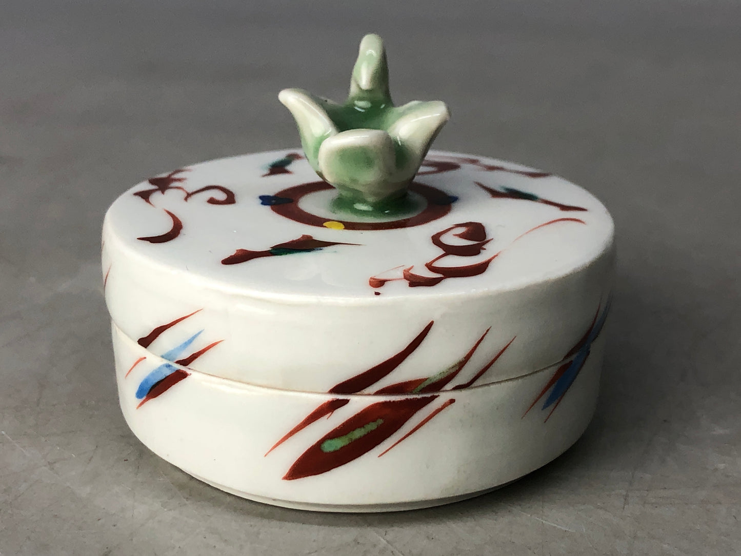 Y8496 BOX Bird red picture signed box Japan antique incense case fragrance aroma